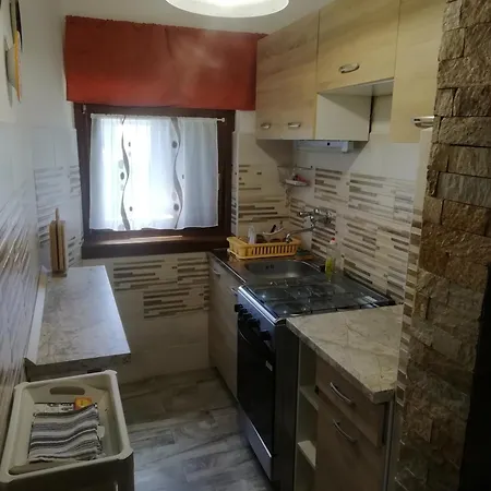 Revesz Nyaralo דירה